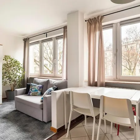 Przytulny I Cichy Blisko Centrum 아파트